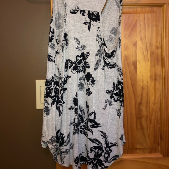 BEAUTIFUL FLORAL LONG TANK TOP - Picture 2 of 3